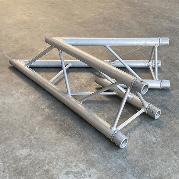 Tweedehands Milos ACB19 truss driehoek 45 graden 2-weg hoek Tweedehands Milos ACB19 truss driehoek 45 graden 2-weg hoek