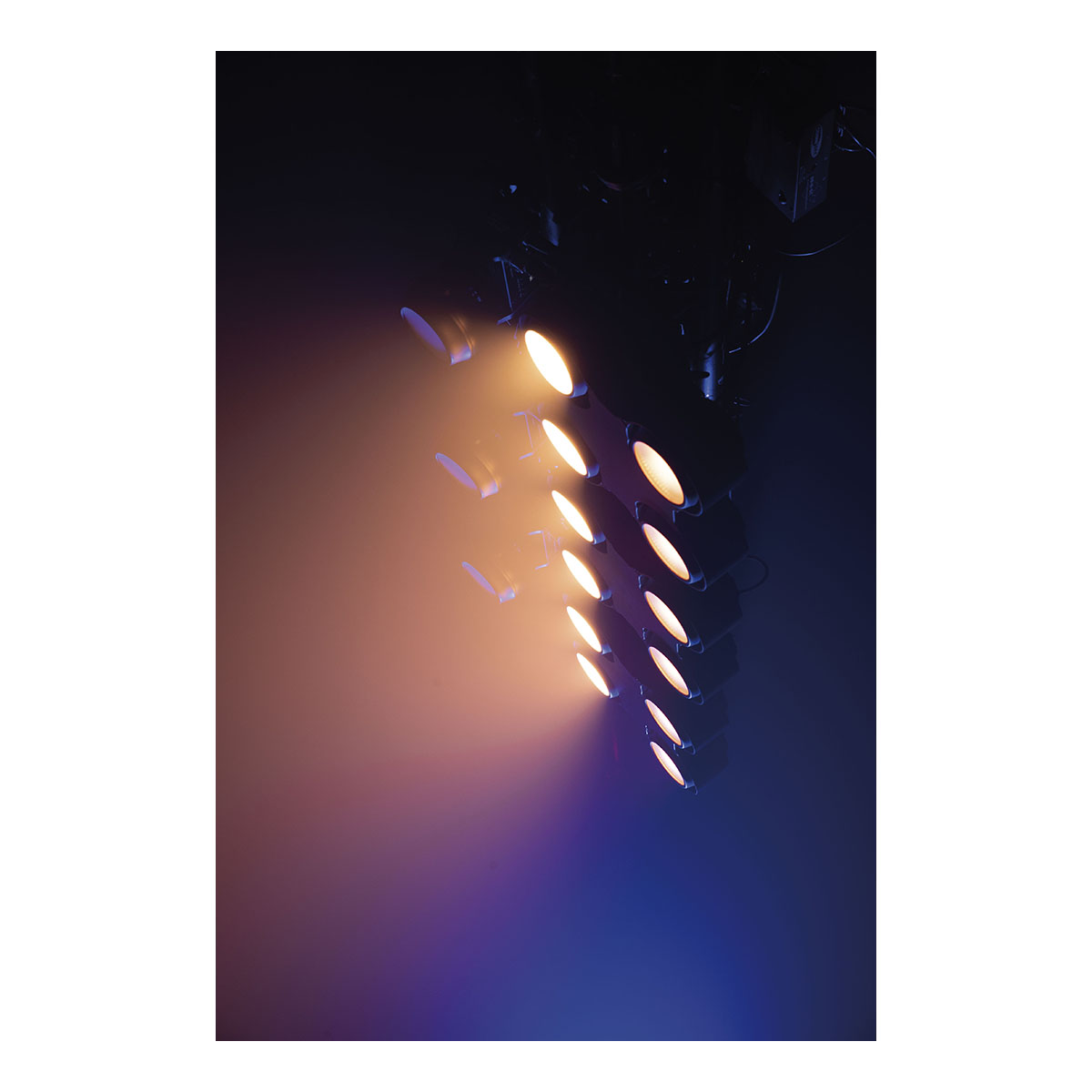 Showtec Stage Blinder 4 LED - CW / WW Showtec Stage Blinder 4 LED - CW / WW