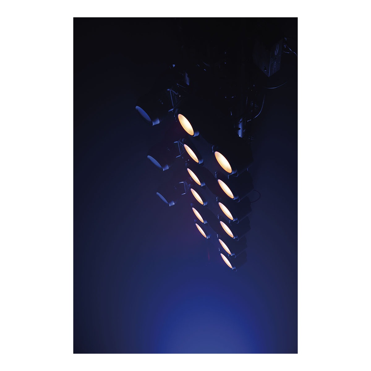 Showtec Stage Blinder 4 LED - CW / WW Showtec Stage Blinder 4 LED - CW / WW