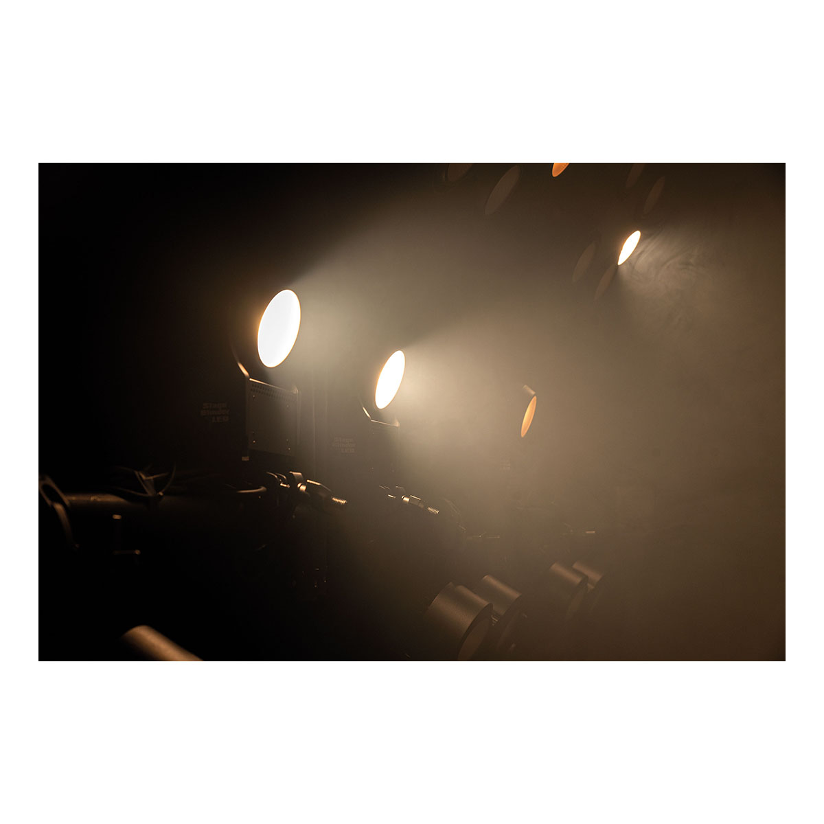 Showtec Stage Blinder 1 LED - CW / WW Showtec Stage Blinder 1 LED - CW / WW