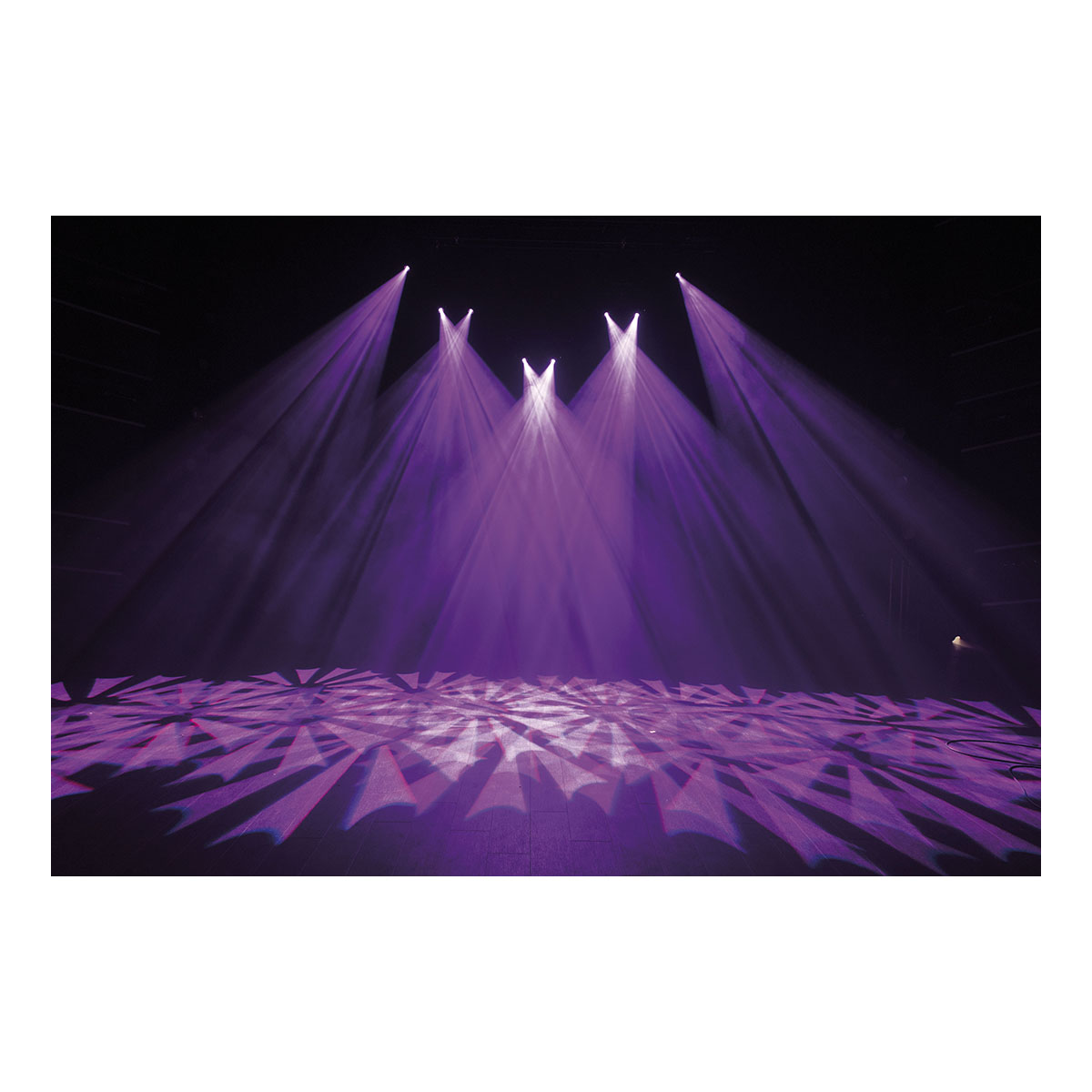 Showtec Phantom 65 Spot wit Showtec Phantom 65 Spot wit