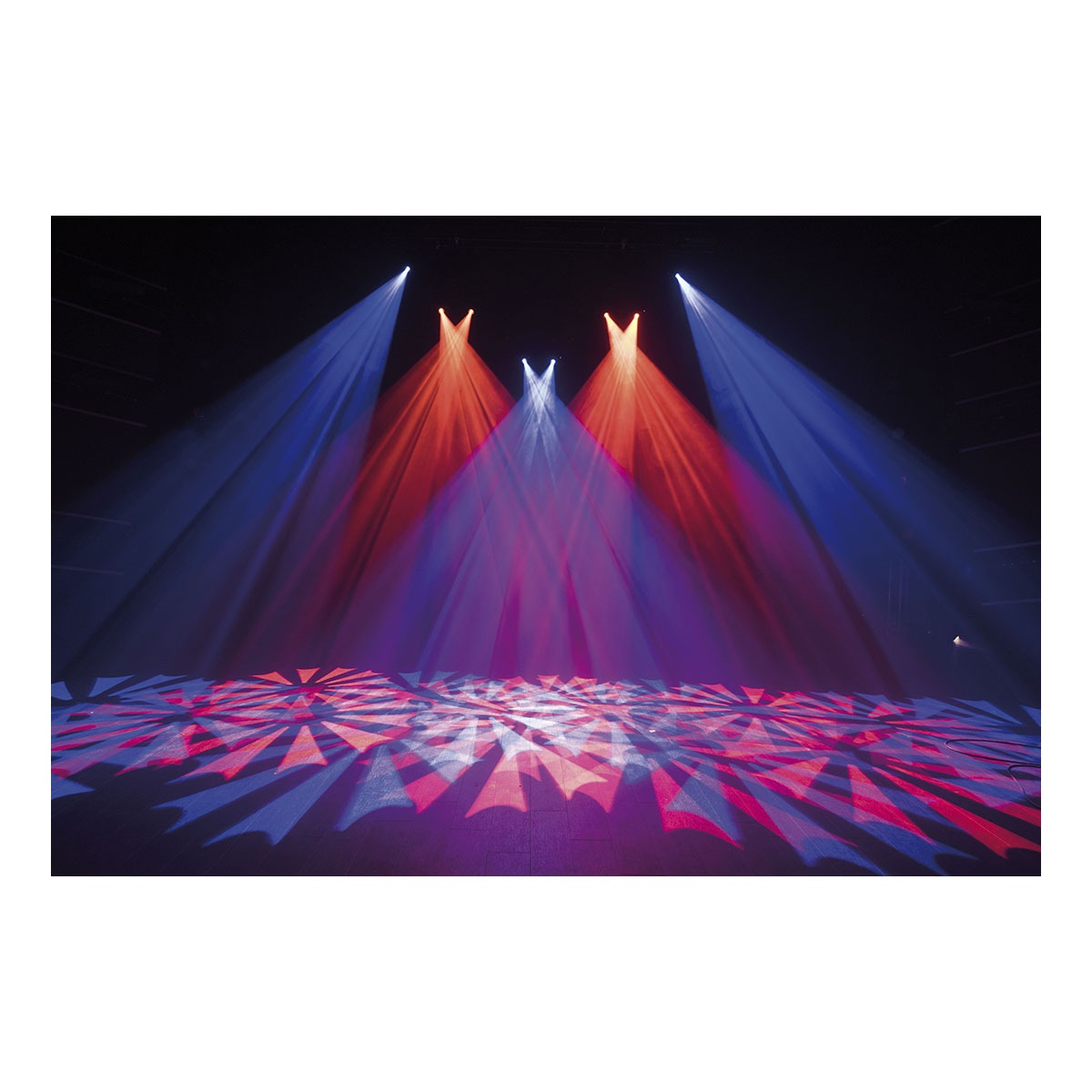 Showtec Phantom 65 Spot wit Showtec Phantom 65 Spot wit