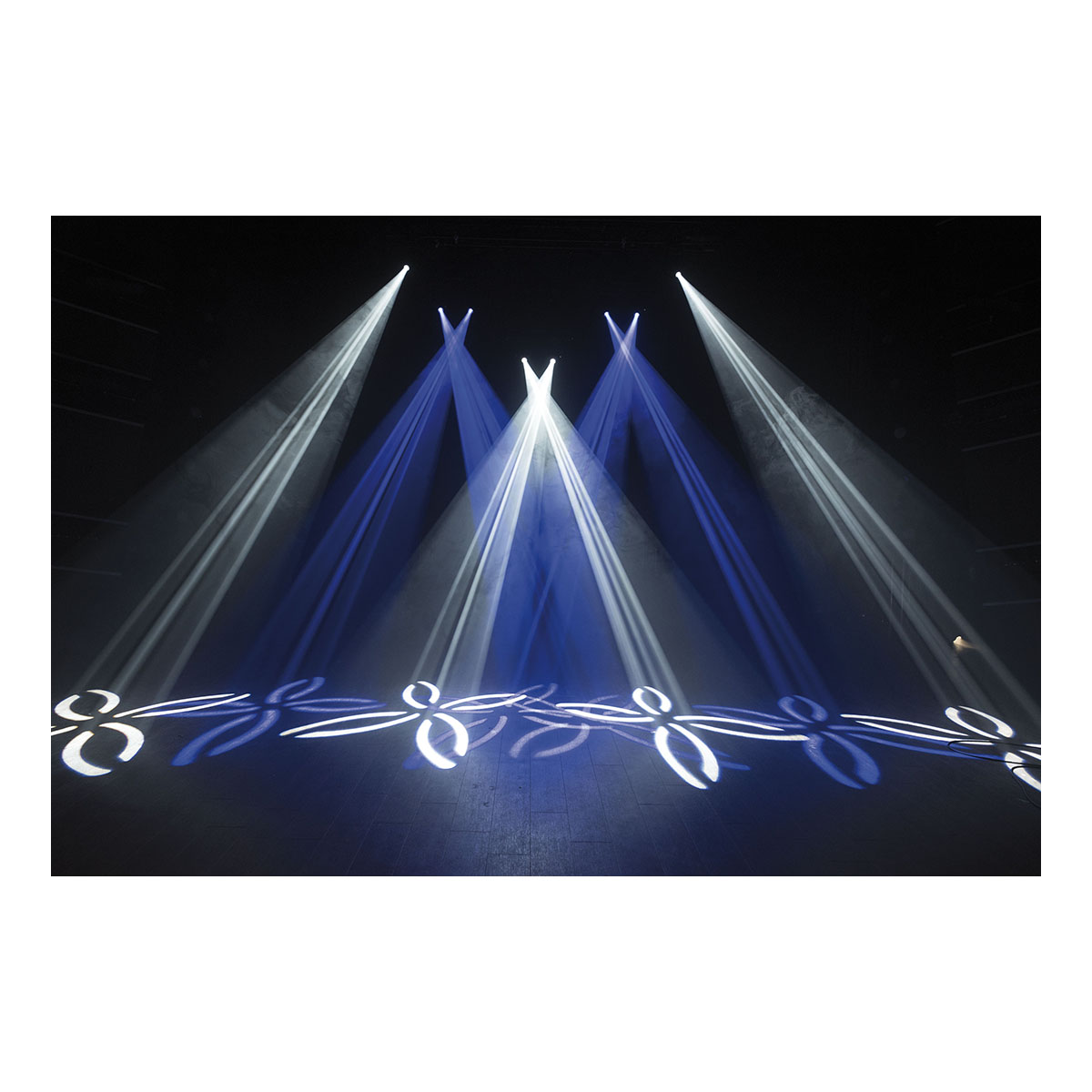 Showtec Phantom 65 Spot wit Showtec Phantom 65 Spot wit