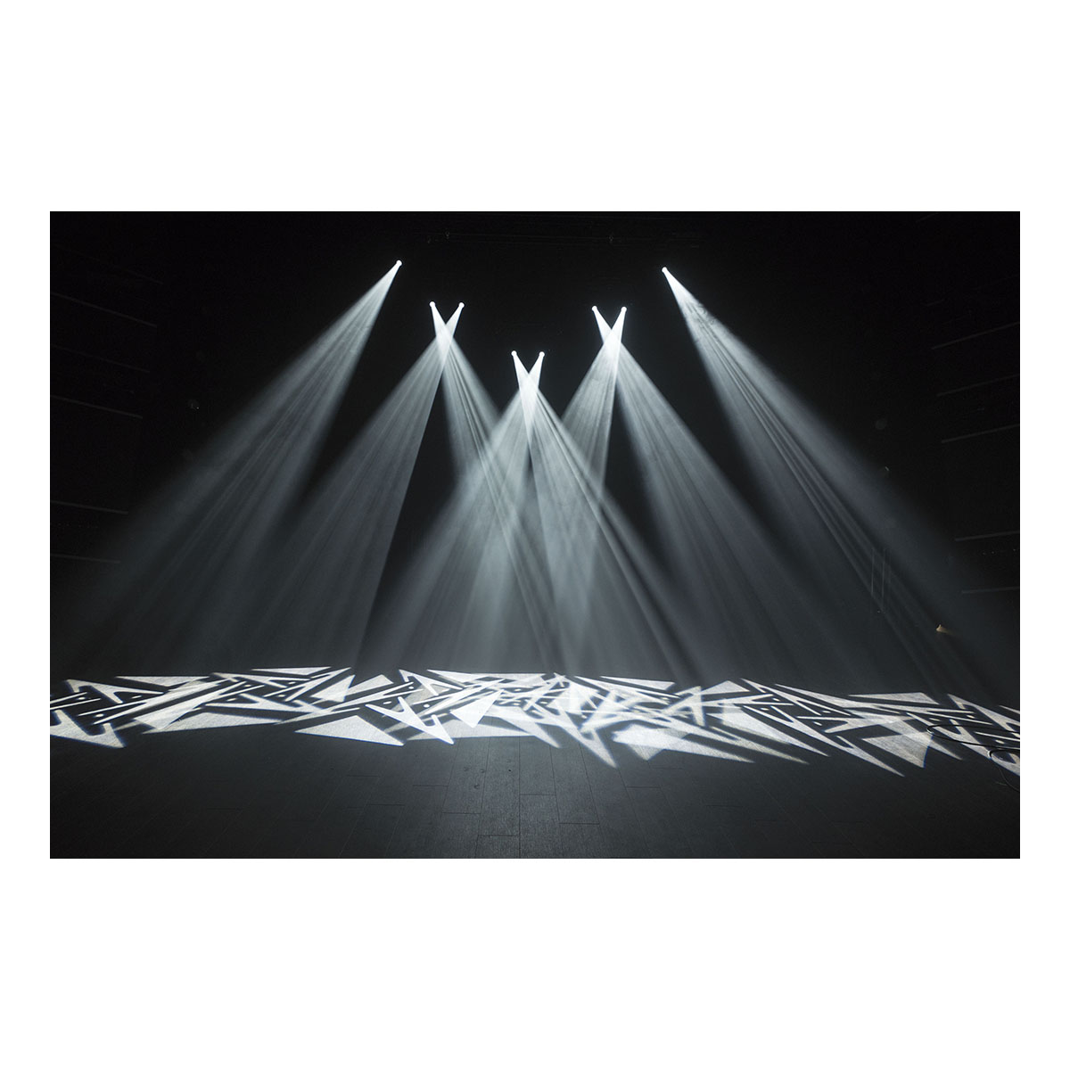 Showtec Phantom 65 Spot wit Showtec Phantom 65 Spot wit