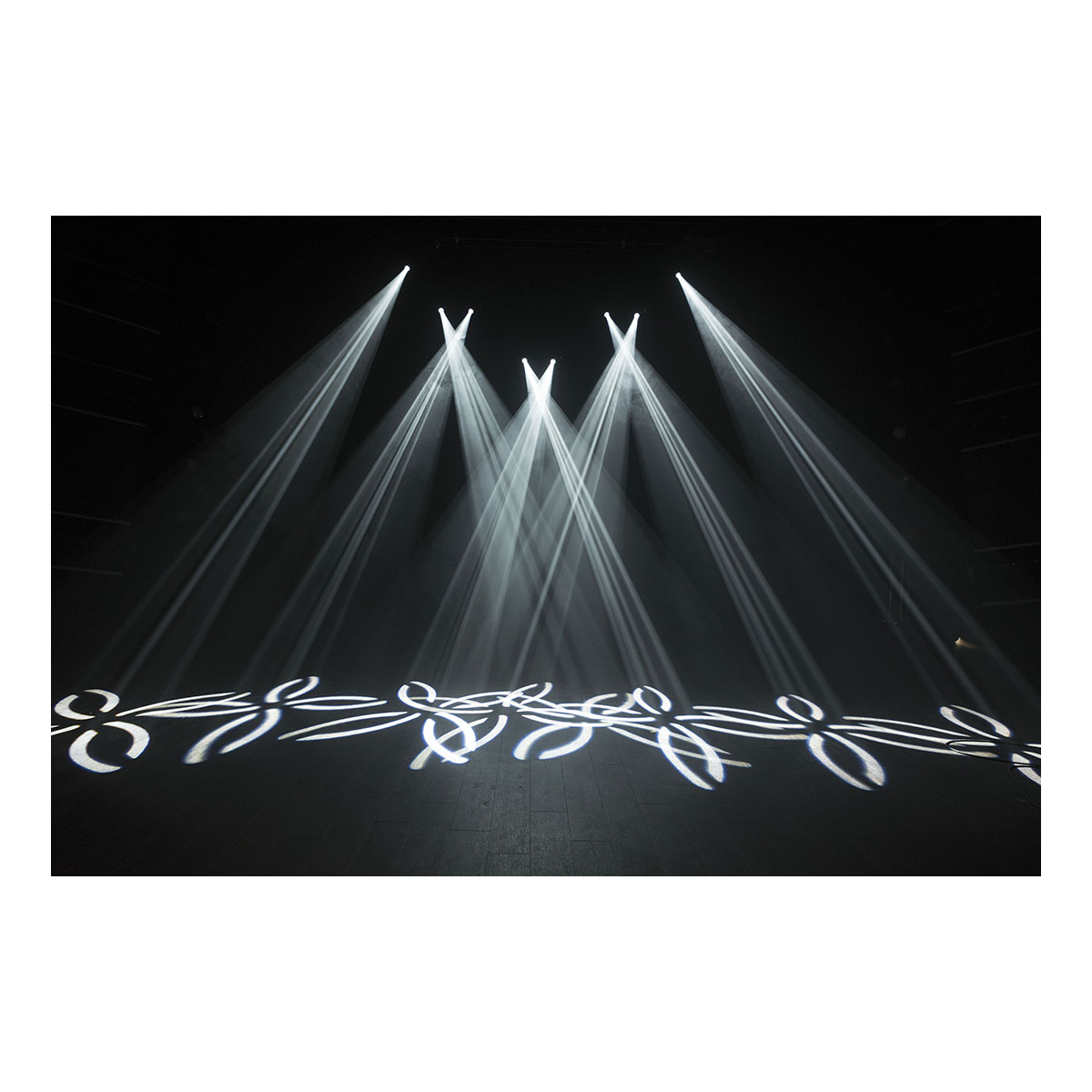 Showtec Phantom 65 Spot wit Showtec Phantom 65 Spot wit