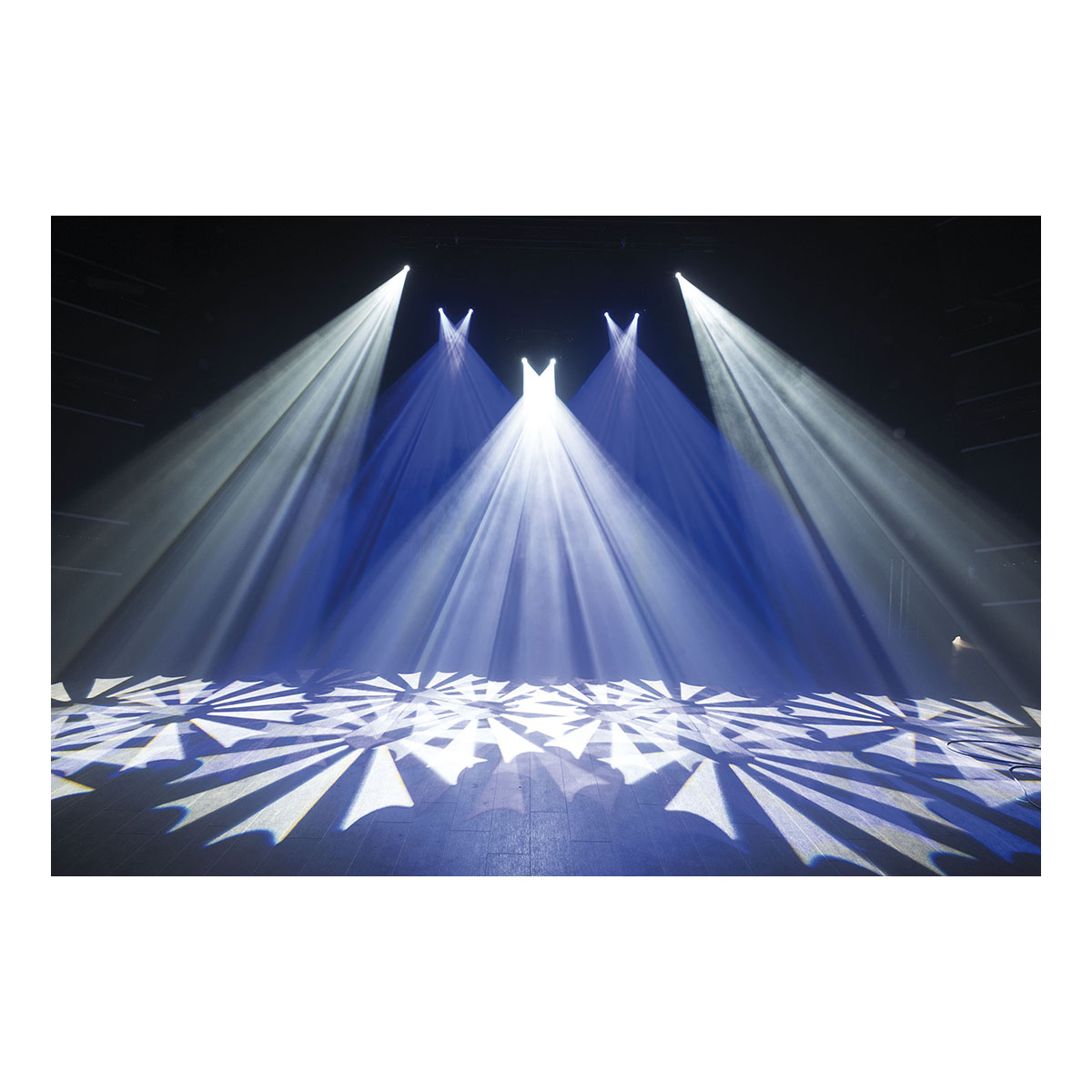 Showtec Phantom 65 Spot wit Showtec Phantom 65 Spot wit