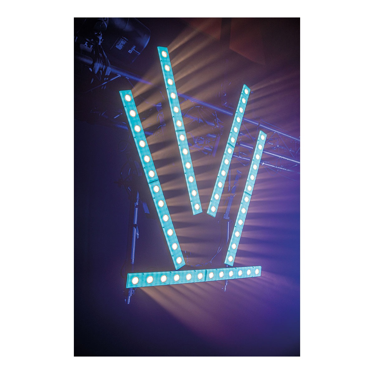 Showtec Razor Blaze 12 blinder - RGB / WW Showtec Razor Blaze 12 blinder - RGB / WW