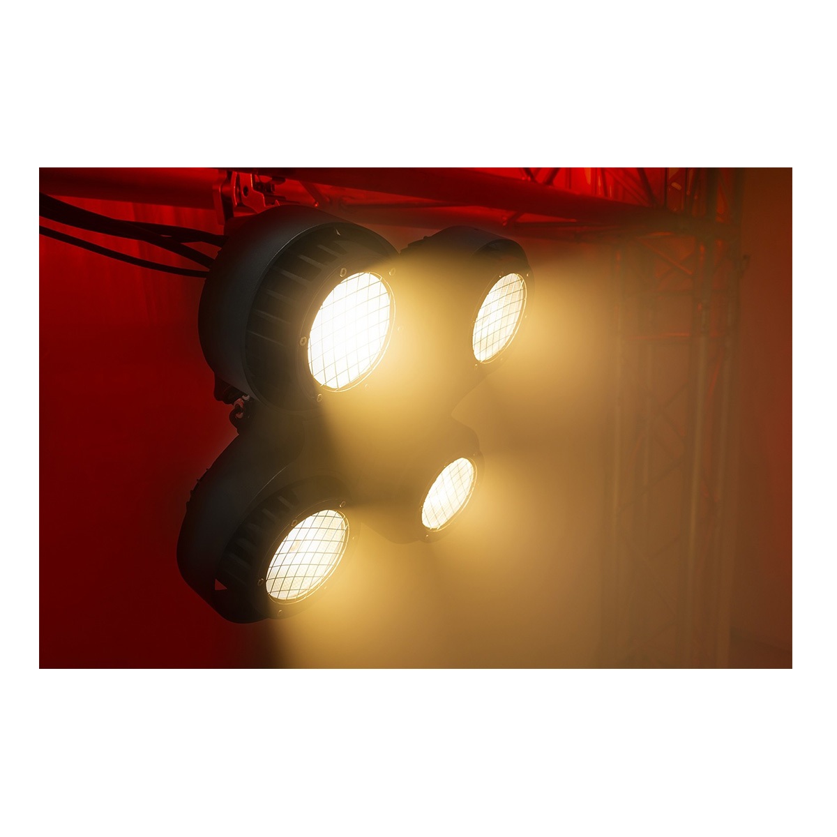 BeamZ Professional SB400IP Stage Blinder / Strobe IP65 COB LED 4x 100w BeamZ Professional SB400IP Stage Blinder / Strobe IP65 COB LED 4x 100w