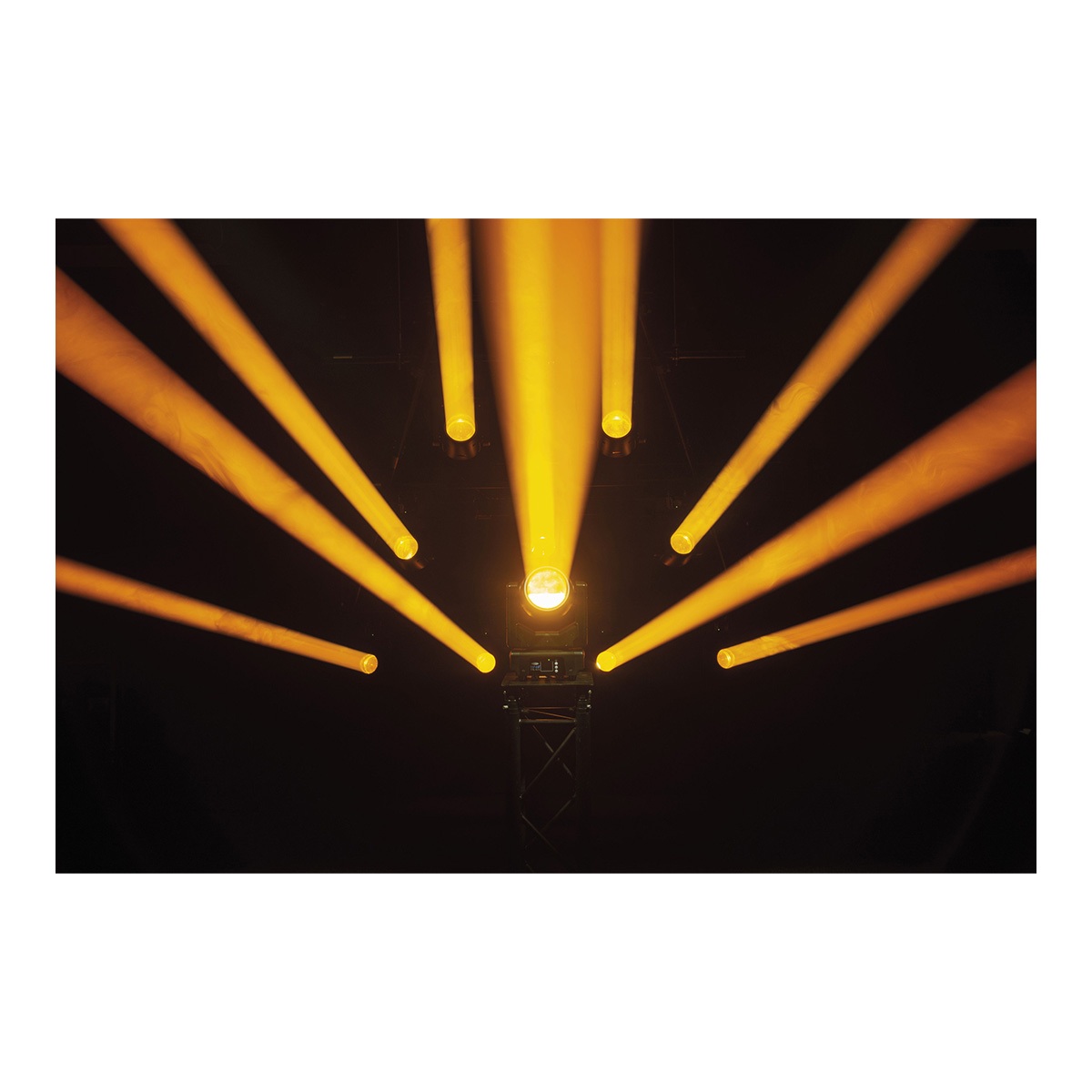 Showtec Shark - The Meg - Beam One Compacte 100W LED Beam Moving Head Showtec Shark - The Meg - Beam One Compacte 100W LED Beam Moving Head