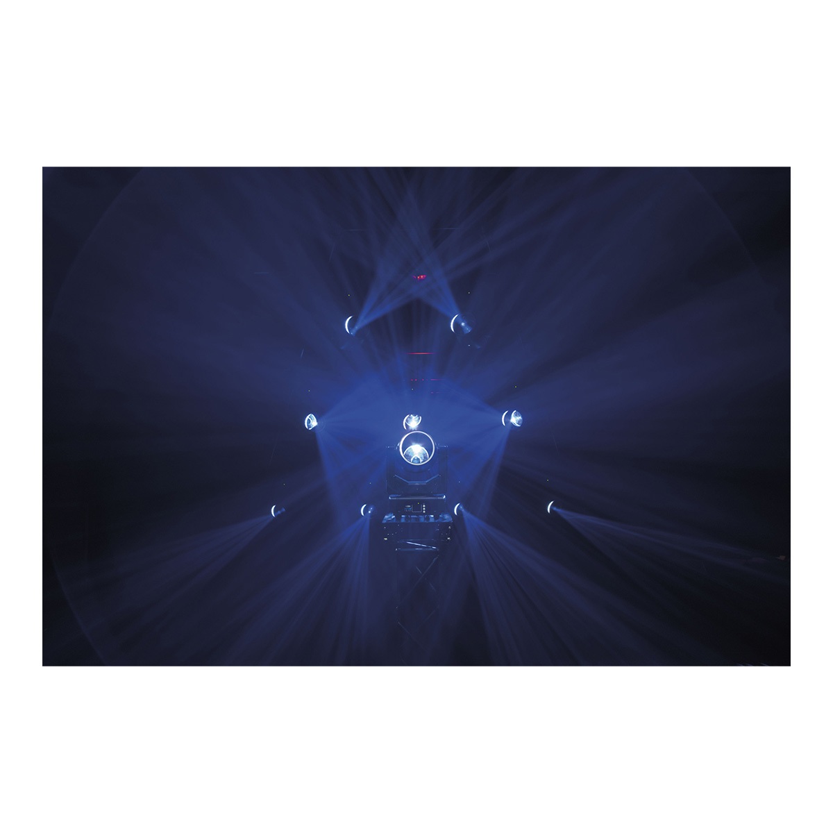 Showtec Shark - The Meg - Beam One Compacte 100W LED Beam Moving Head Showtec Shark - The Meg - Beam One Compacte 100W LED Beam Moving Head