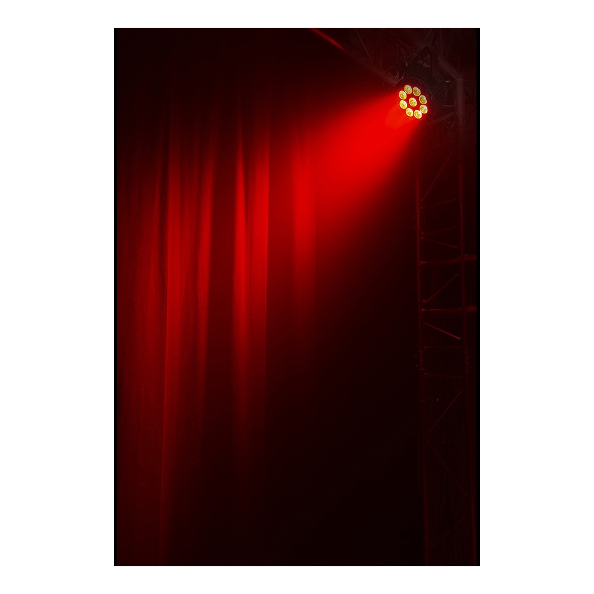 BeamZ WBP912IP aluminium accu LED par RGBAW-UV - 9x 12W BeamZ WBP912IP aluminium accu LED par RGBAW-UV - 9x 12W