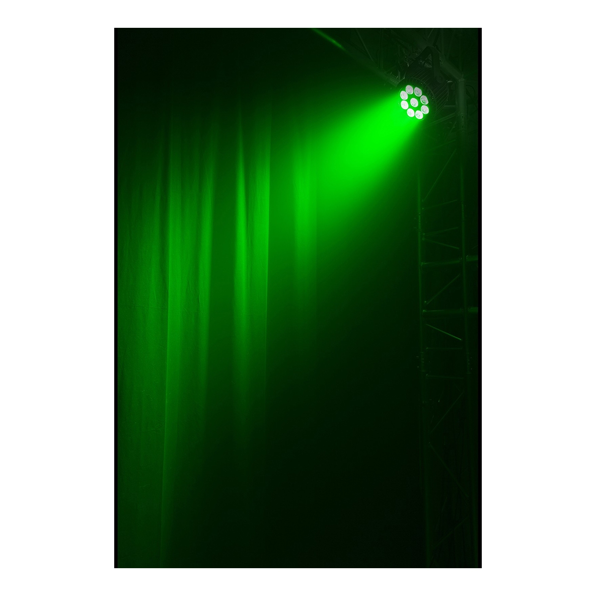 BeamZ WBP912IP aluminium accu LED par RGBAW-UV - 9x 12W BeamZ WBP912IP aluminium accu LED par RGBAW-UV - 9x 12W