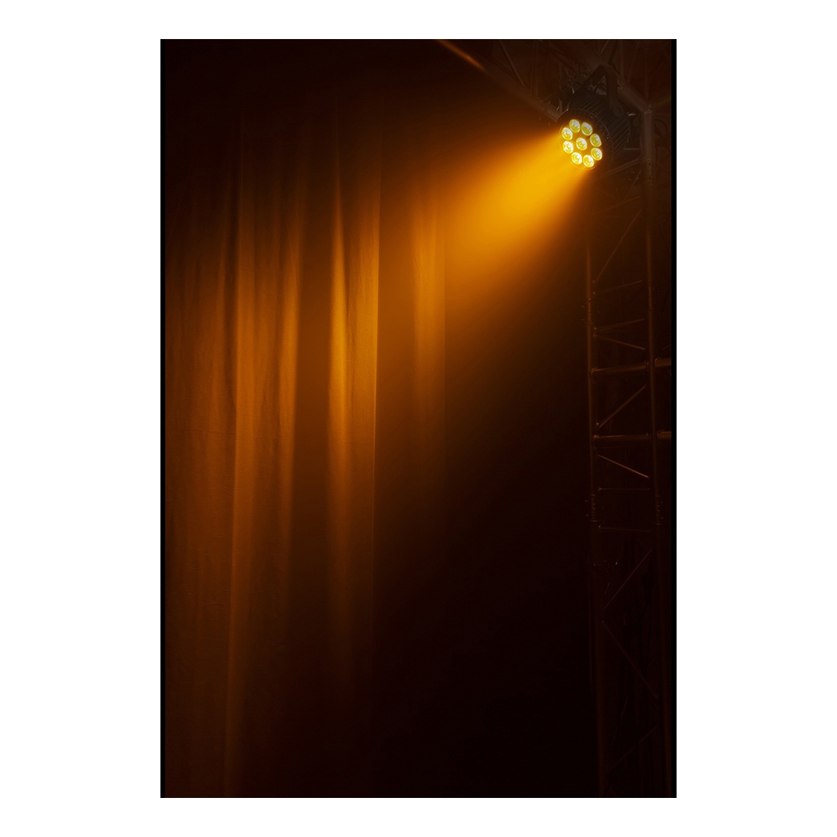 BeamZ WBP912IP aluminium accu LED par RGBAW-UV - 9x 12W BeamZ WBP912IP aluminium accu LED par RGBAW-UV - 9x 12W