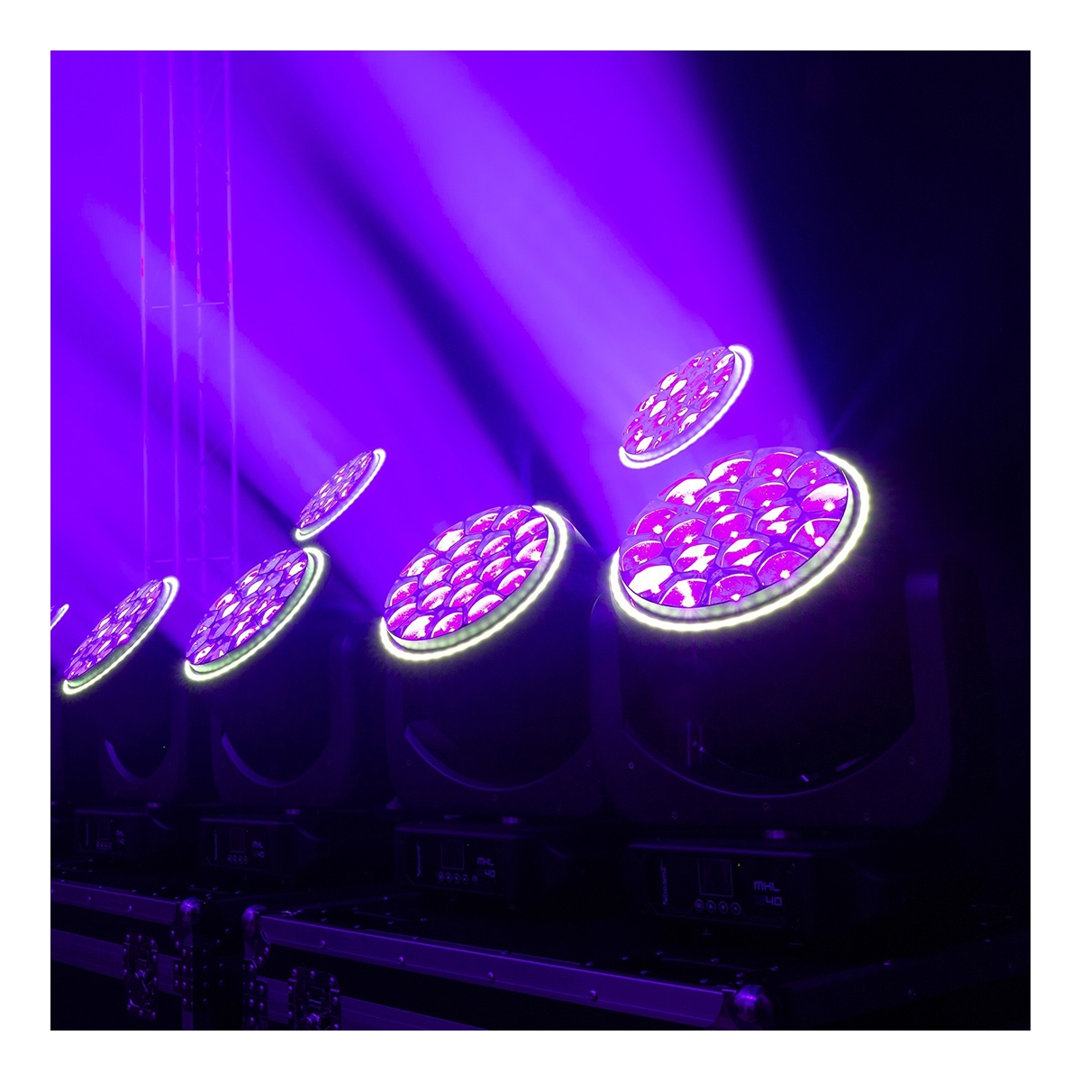 BeamZ Professional MHL1940 LED Moving Head met Zoom 19 x 40 Watt BeamZ Professional MHL1940 LED Moving Head met Zoom 19 x 40 Watt