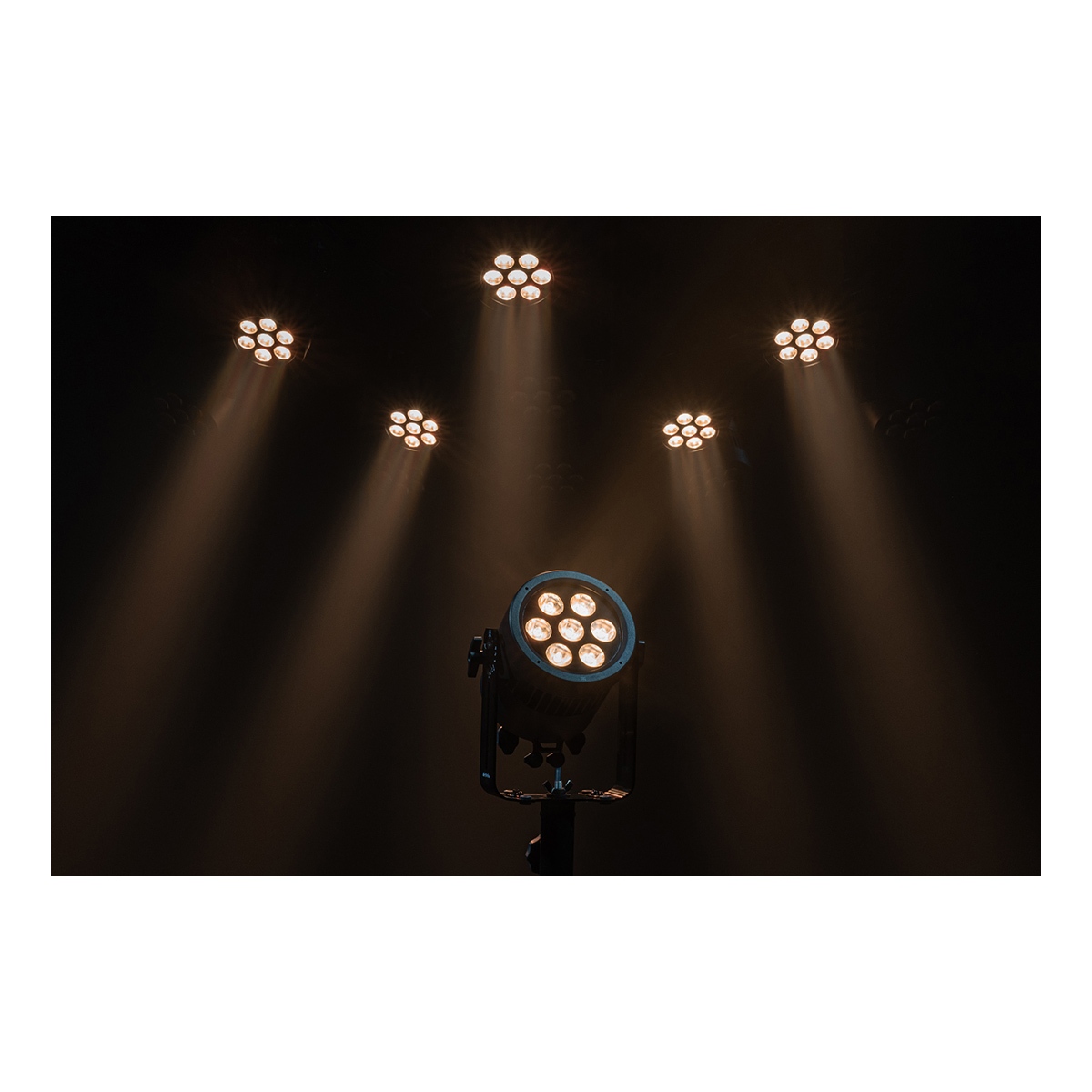 Infinity Raccoon Junior P7/4 Professionele RGBM Par Can Infinity Raccoon Junior P7/4 Professionele RGBM Par Can