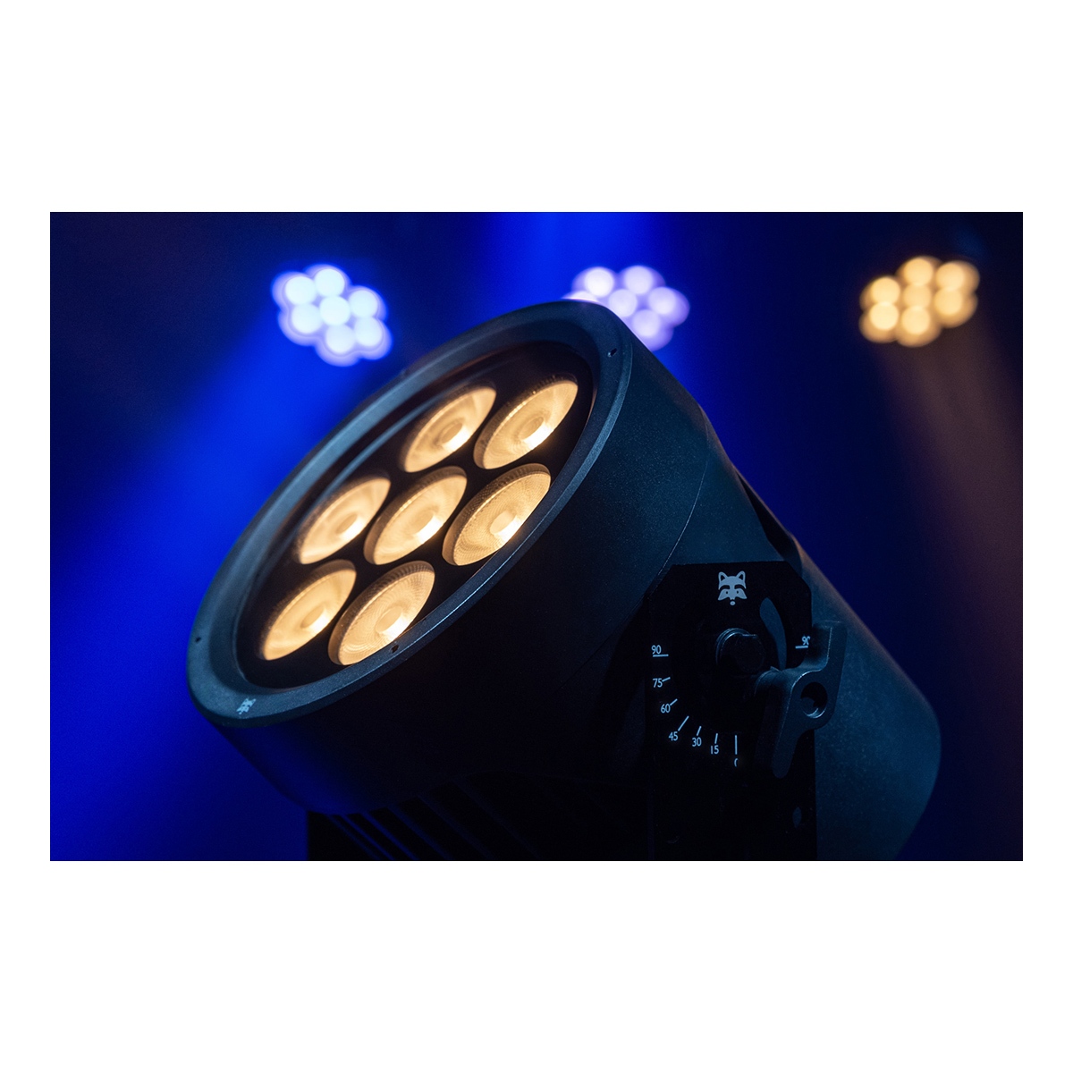 Infinity Raccoon P7/7 Professionele RGBCALDB Par Can - IP65 Infinity Raccoon P7/7 Professionele RGBCALDB Par Can - IP65