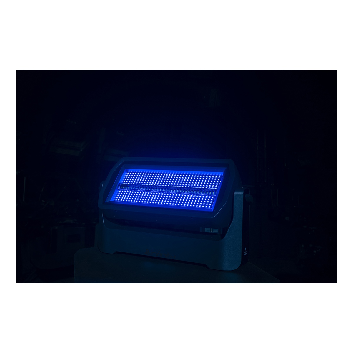 Infinity Raccoon S420/4 Professionele strobe/wash Infinity Raccoon S420/4 Professionele strobe/wash