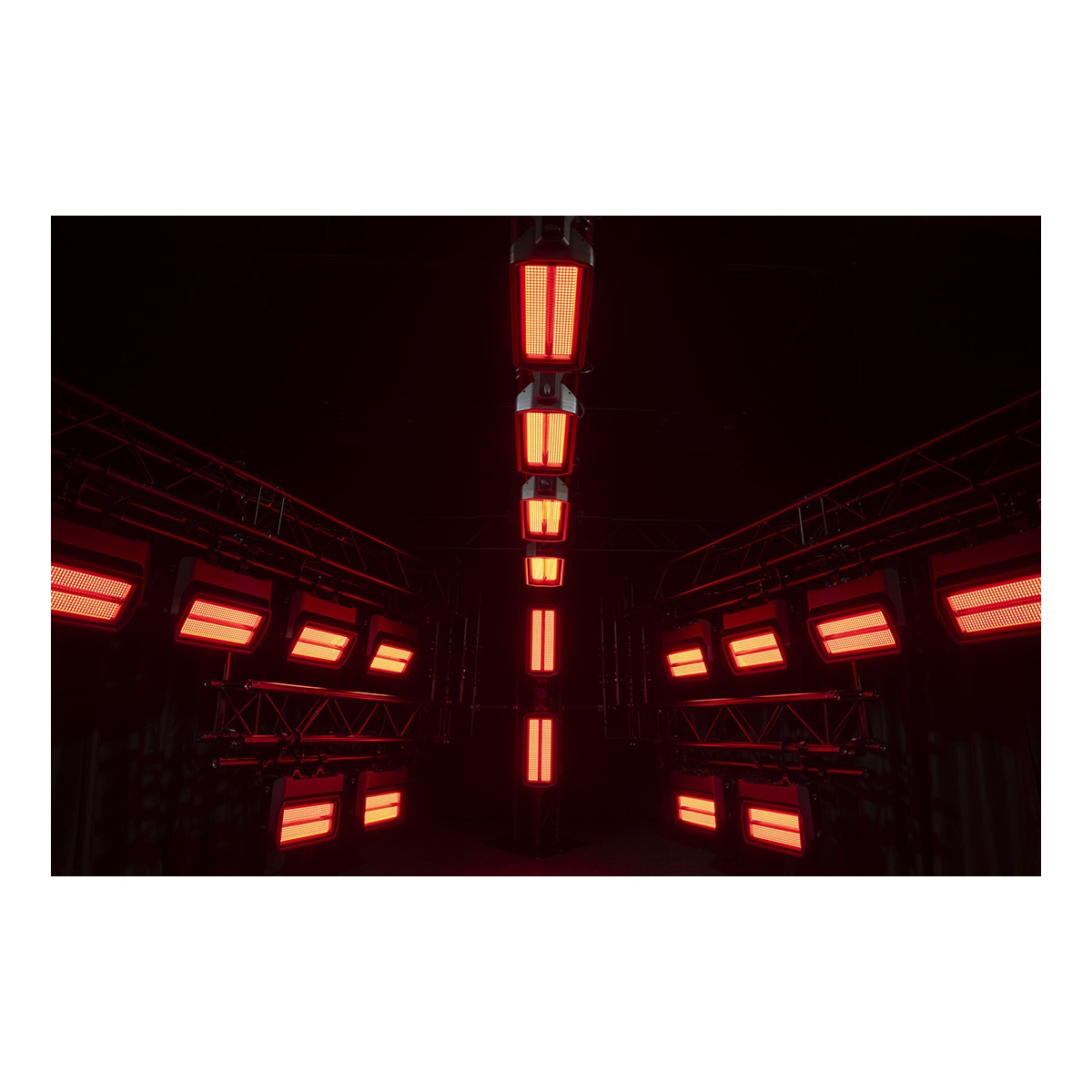 Infinity Raccoon S420/4 Professionele strobe/wash Infinity Raccoon S420/4 Professionele strobe/wash