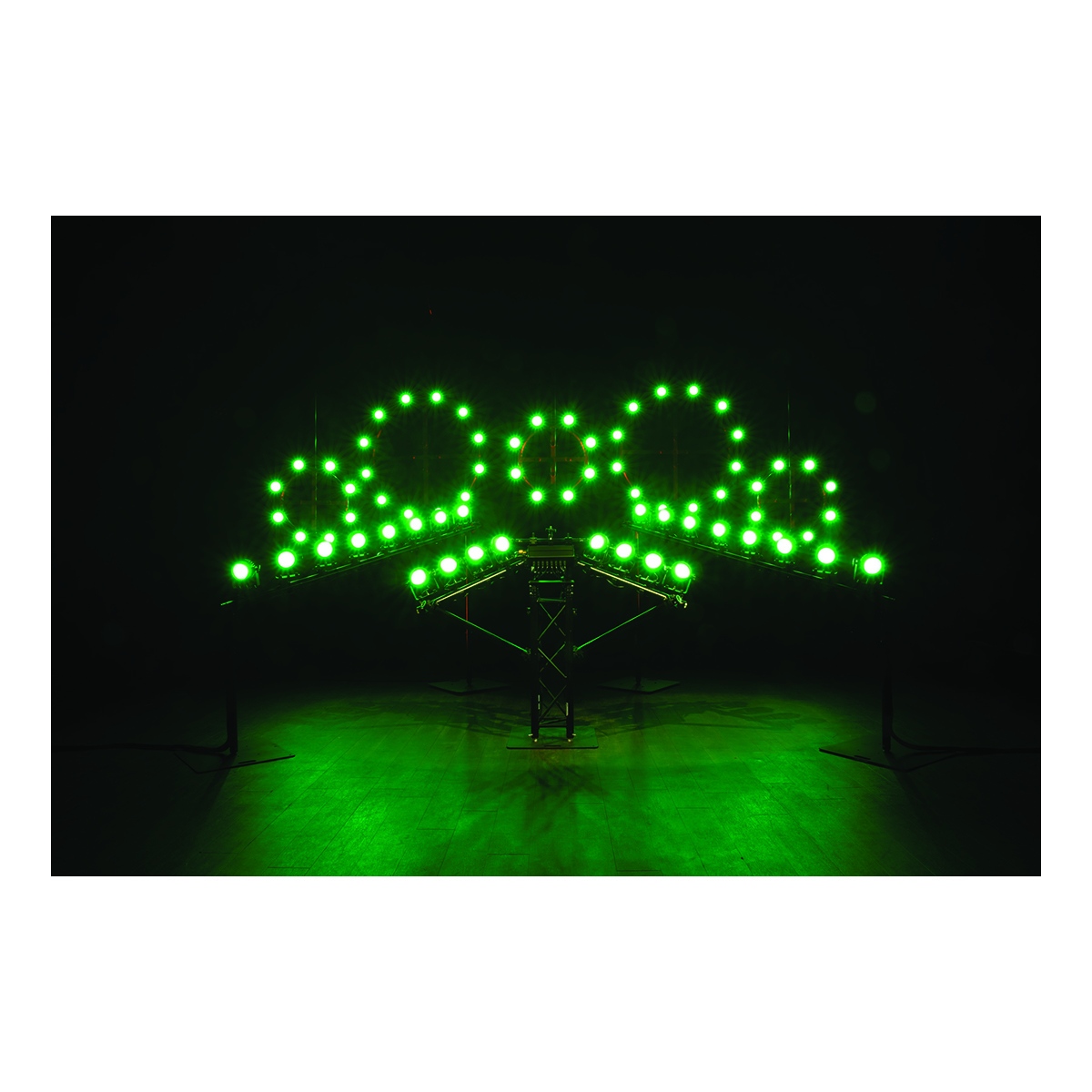 Showtec Stage Blinder FLEX Blaze Single Pod 100 W LED Blinder Pod met tungsten en RGB Blaze Effect Showtec Stage Blinder FLEX Blaze Single Pod 100 W LED Blinder Pod met tungsten en RGB Blaze Effect