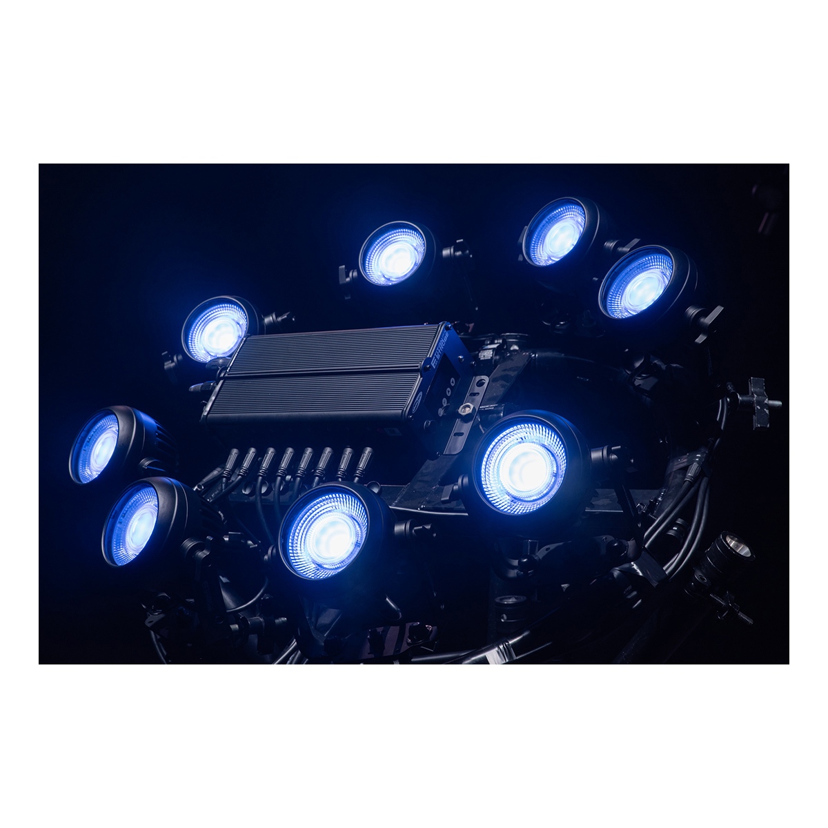 Showtec Titan Strobe FLEX FX Single Pod 100 W LED Strobe Pod met RGBW LED-ringeffect Showtec Titan Strobe FLEX FX Single Pod 100 W LED Strobe Pod met RGBW LED-ringeffect