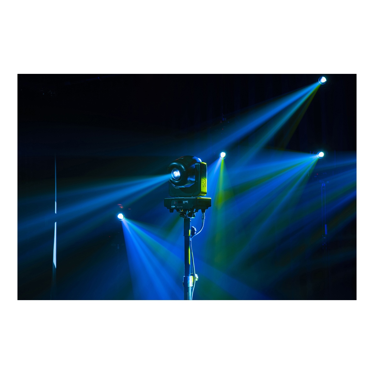 Showtec Shark Spot Two 90 W LED Spot Moving Head Showtec Shark Spot Two 90 W LED Spot Moving Head
