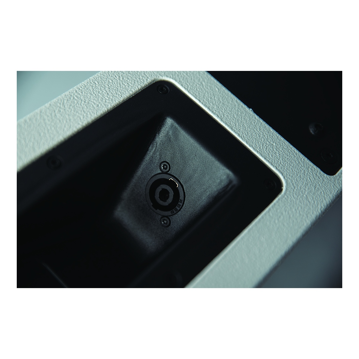 DAP Frigga Enkelvoudig actief kolom PA-systeem - wit DAP Frigga Enkelvoudig actief kolom PA-systeem - wit