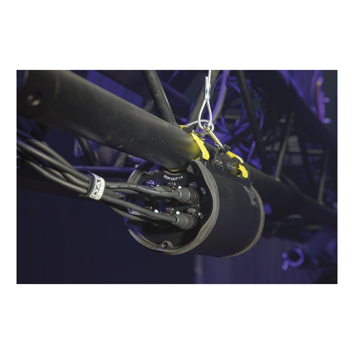 Showtec Truss Booster DMX- en RDM 3-polige XLR 1-6 Showtec Truss Booster DMX- en RDM 3-polige XLR 1-6