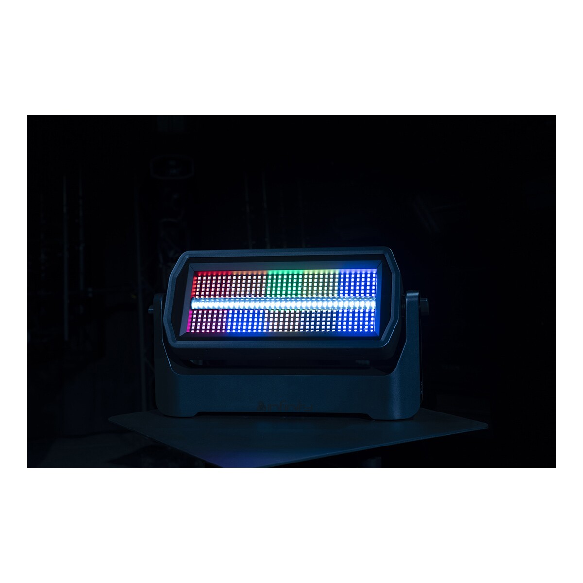 Infinity Raccoon S420/4 Professionele strobe/wash Infinity Raccoon S420/4 Professionele strobe/wash
