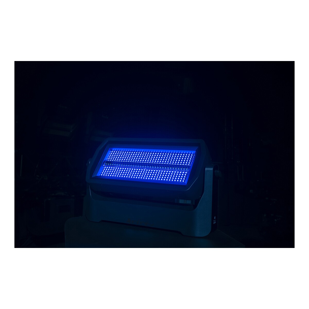 Infinity Raccoon S420/4 Professionele strobe/wash Infinity Raccoon S420/4 Professionele strobe/wash