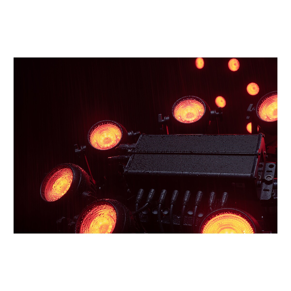 Showtec Titan Strobe FLEX FX Set met 8x 100 W LED strobes + controller Showtec Titan Strobe FLEX FX Set met 8x 100 W LED strobes + controller