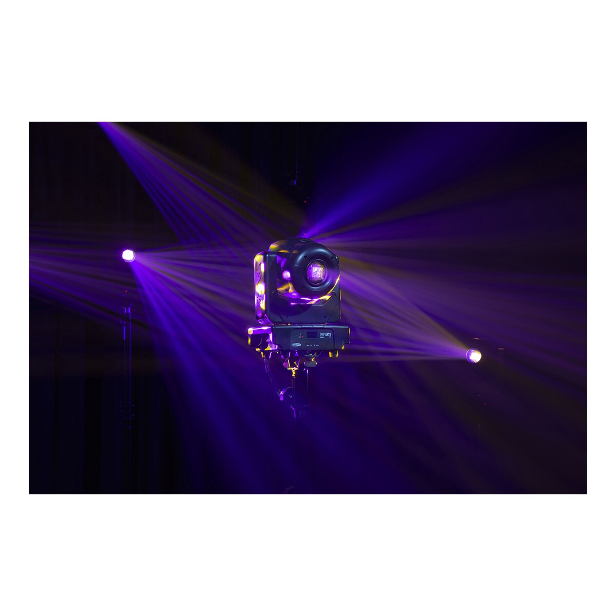 Showtec Shark Spot Two 90 W LED Spot Moving Head Showtec Shark Spot Two 90 W LED Spot Moving Head