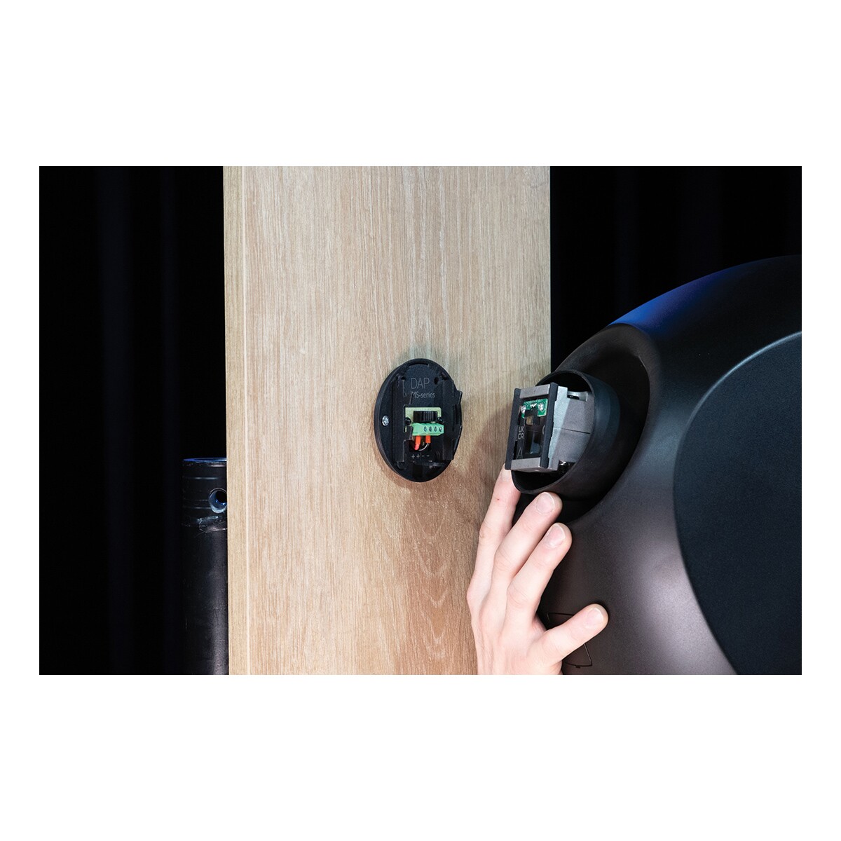 DAP WMS4T-B Passieve 4" design muurspeaker - 100 V - Zwart DAP WMS4T-B Passieve 4" design muurspeaker - 100 V - Zwart