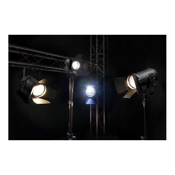 BeamZ Professional BTF200CZ LED Spot Fresnel RGBW BeamZ Professional BTF200CZ LED Spot Fresnel RGBW