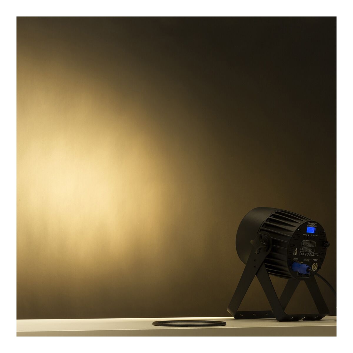 BeamZ Professional COB150WW Pro PAR 150W StudioCOB LED - Warm wit BeamZ Professional COB150WW Pro PAR 150W StudioCOB LED - Warm wit