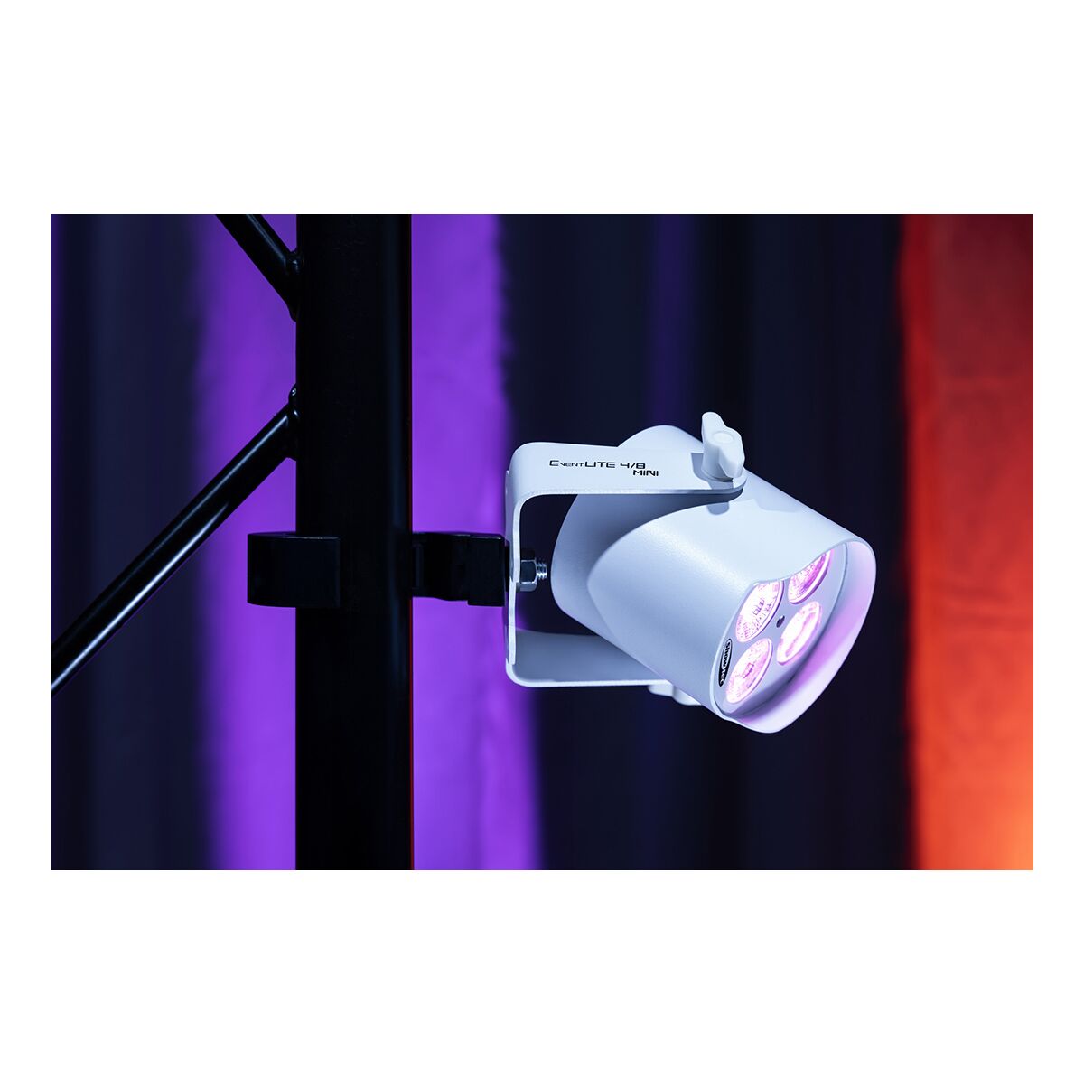 Showtec EventLITE 4/8 Mini Q6 IP65 Draagbare Spotlight - wit Showtec EventLITE 4/8 Mini Q6 IP65 Draagbare Spotlight - wit