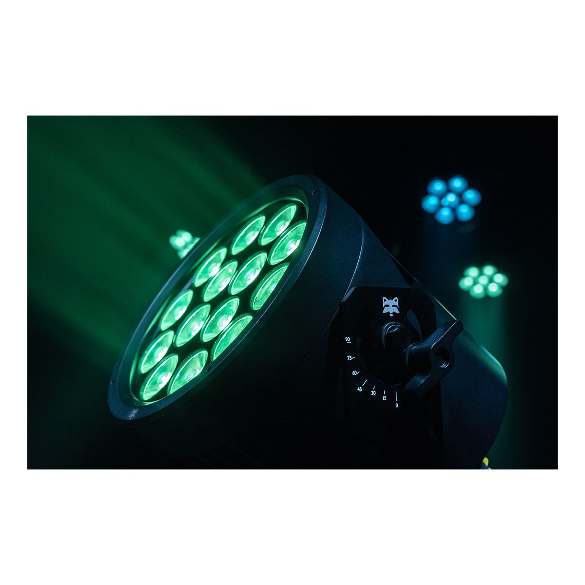 Infinity Raccoon P14/4 Professionele RGBM Par - IP65 Infinity Raccoon P14/4 Professionele RGBM Par - IP65