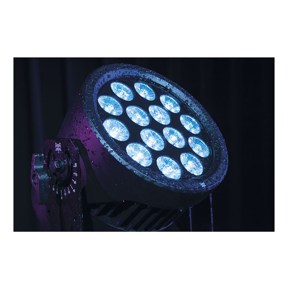 Infinity Raccoon P14/4 Professionele RGBM Par - IP65 Infinity Raccoon P14/4 Professionele RGBM Par - IP65