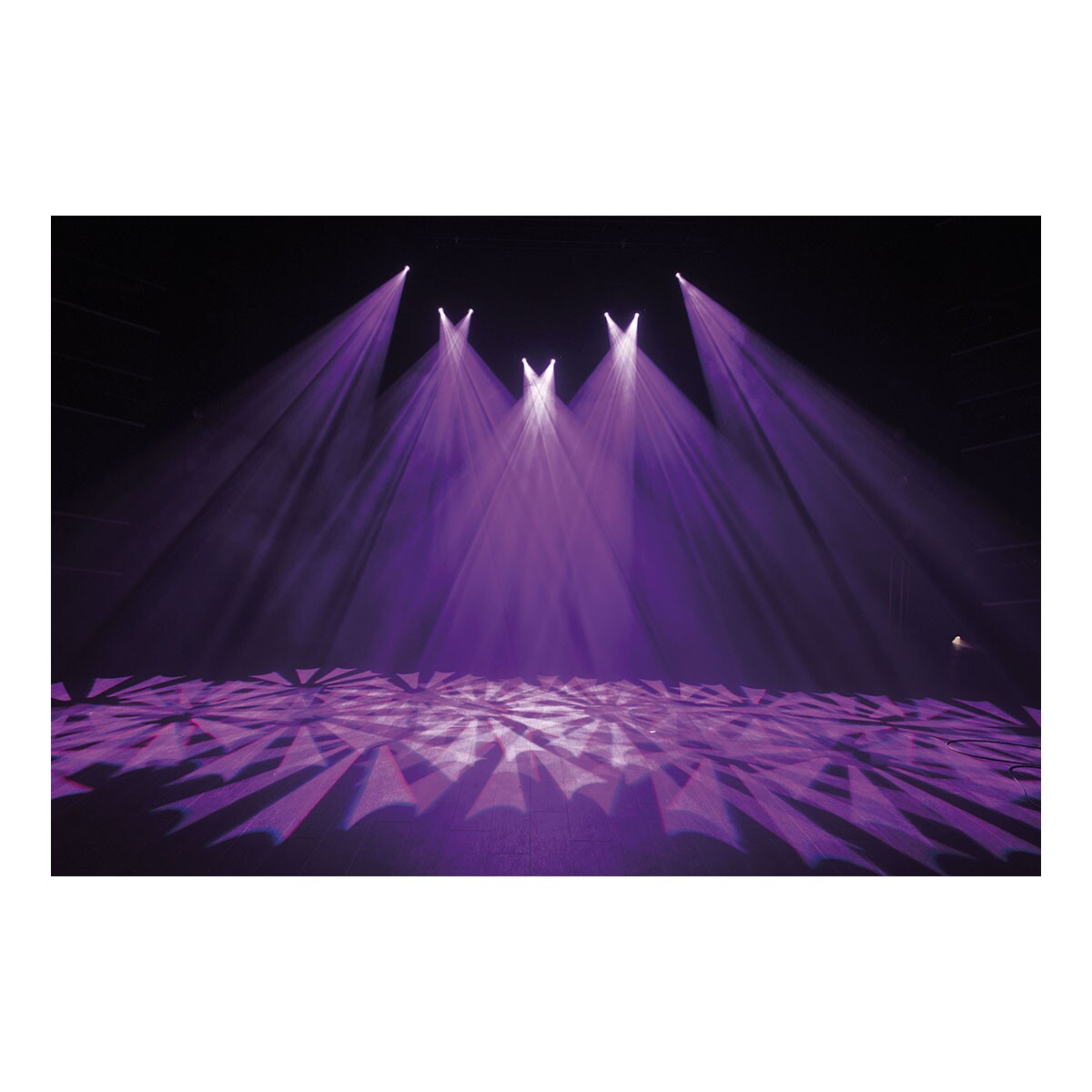 Showtec Phantom 65 Spot wit Showtec Phantom 65 Spot wit