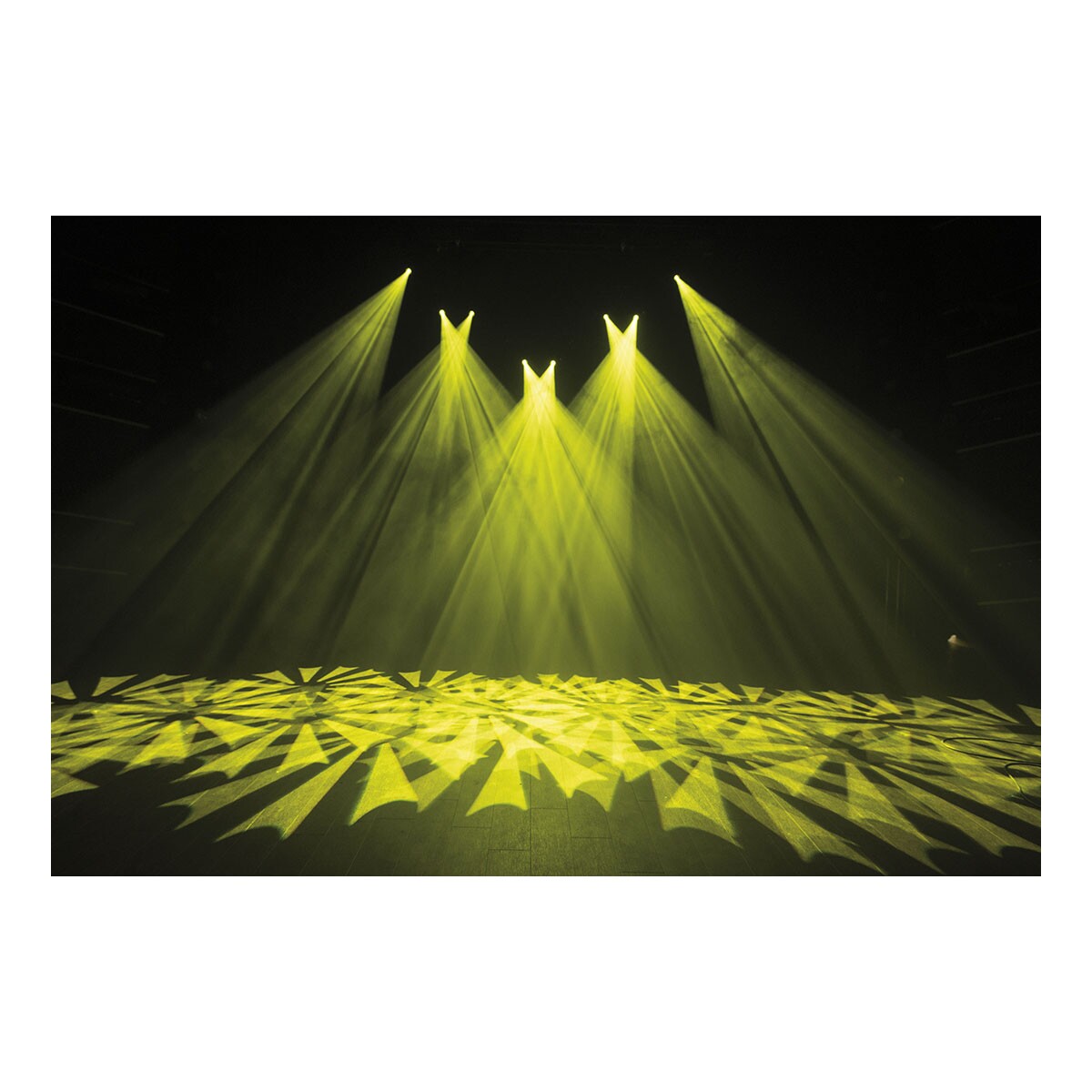 Showtec Phantom 65 Spot wit Showtec Phantom 65 Spot wit