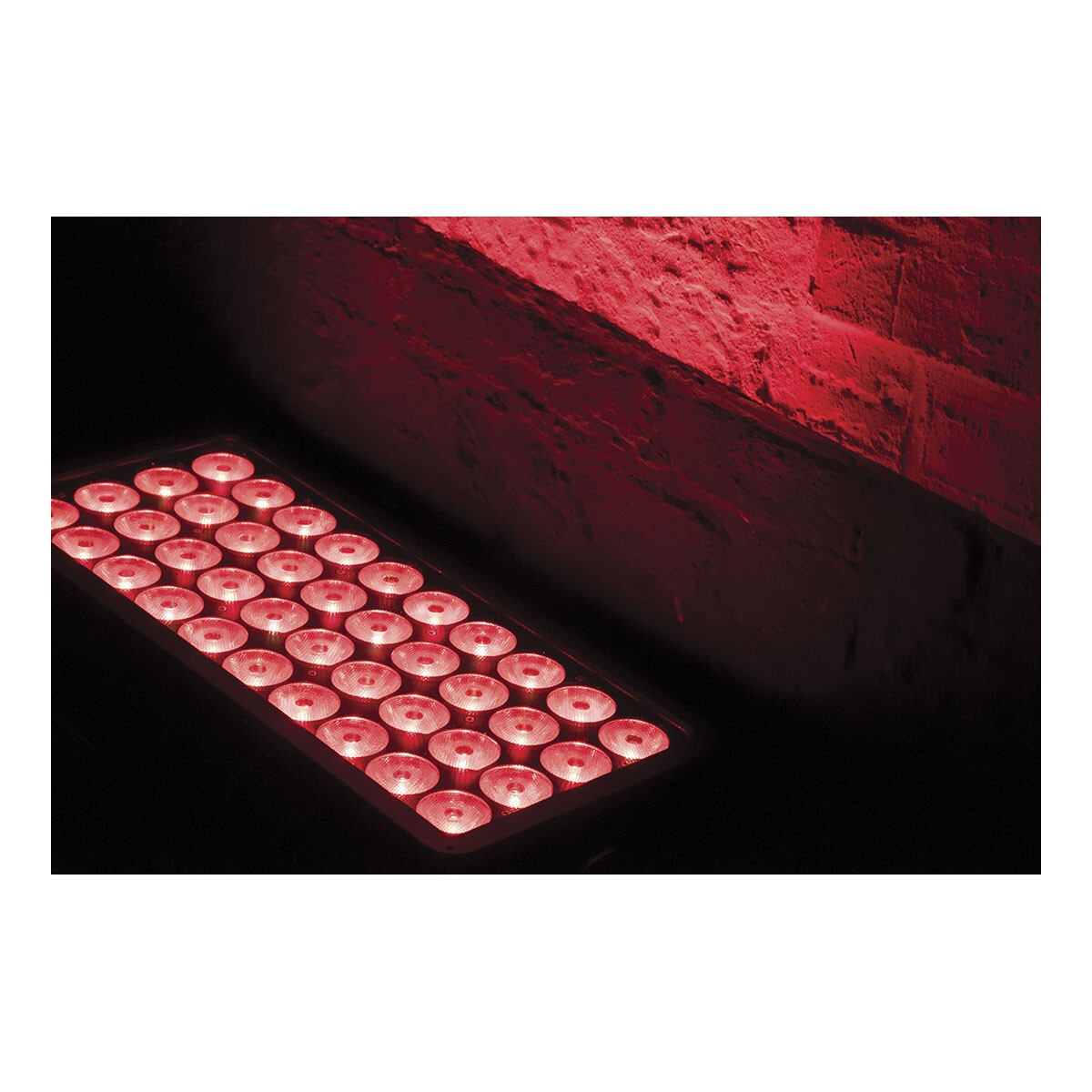 Showtec Helix S5000 Q4 IP65 Showtec Helix S5000 Q4 IP65