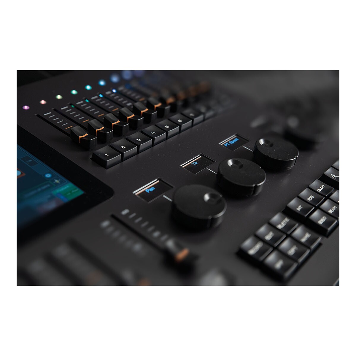 Showtec LAMPY 20 2U - 2 Universe DMX controller met 20 faders Showtec LAMPY 20 2U - 2 Universe DMX controller met 20 faders