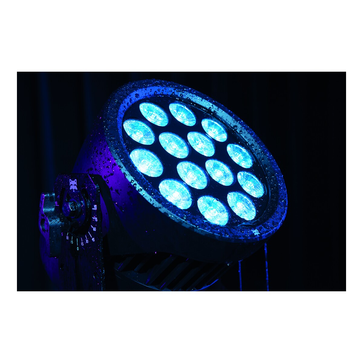 Infinity Raccoon P14/4 Professionele RGBM Par - IP65 Infinity Raccoon P14/4 Professionele RGBM Par - IP65