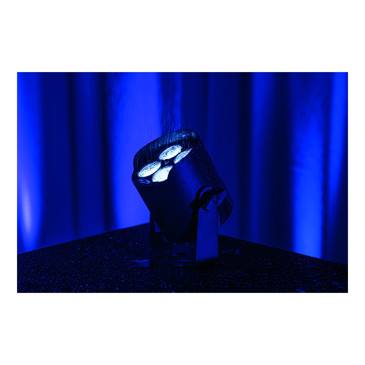 Showtec EventLITE 4/8 Mini Q4 IP65 Draagbare Spotlight Showtec EventLITE 4/8 Mini Q4 IP65 Draagbare Spotlight