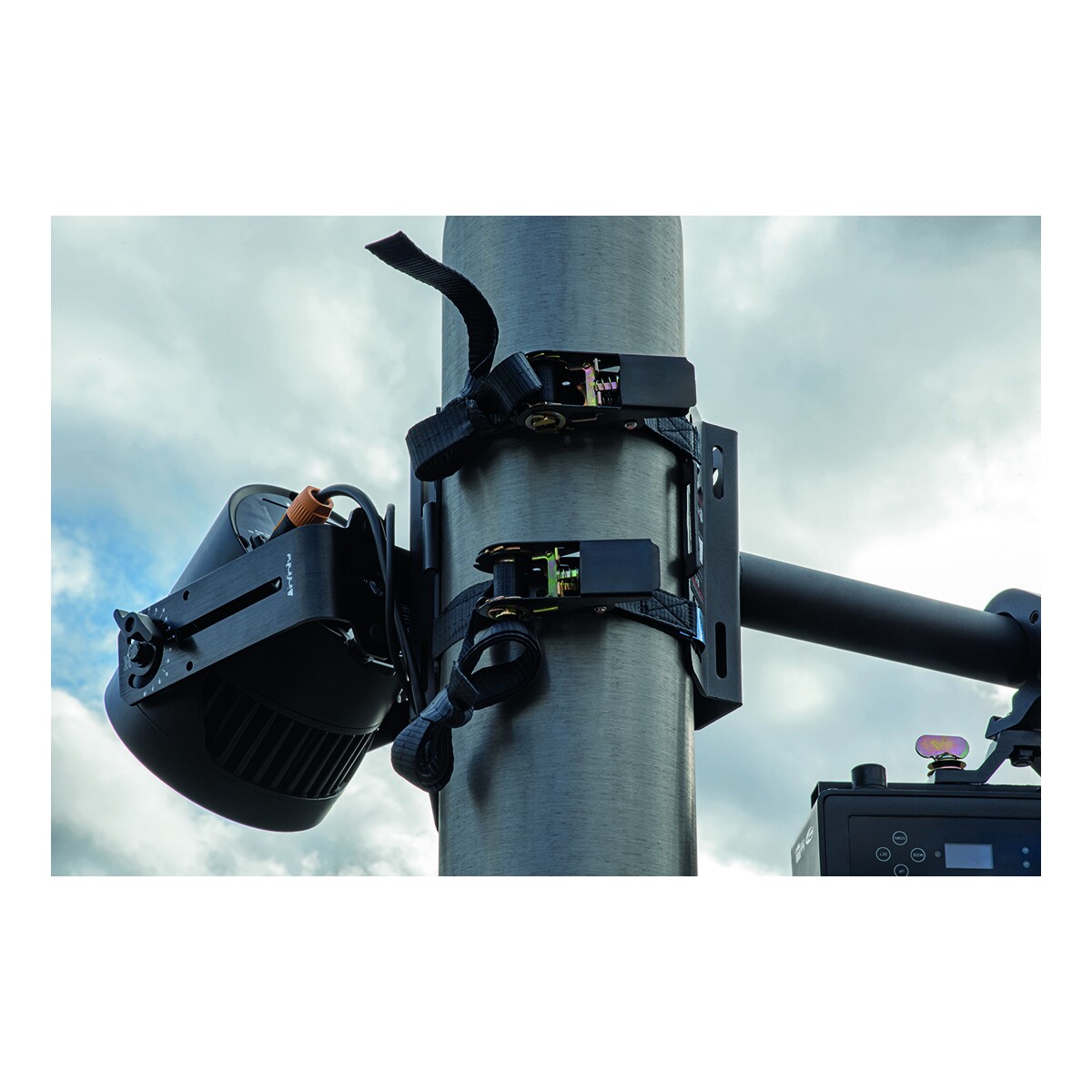 Showgear Mast Mounting Bracket Mastbeugel met ø 12,5 mm gat Showgear Mast Mounting Bracket Mastbeugel met ø 12,5 mm gat