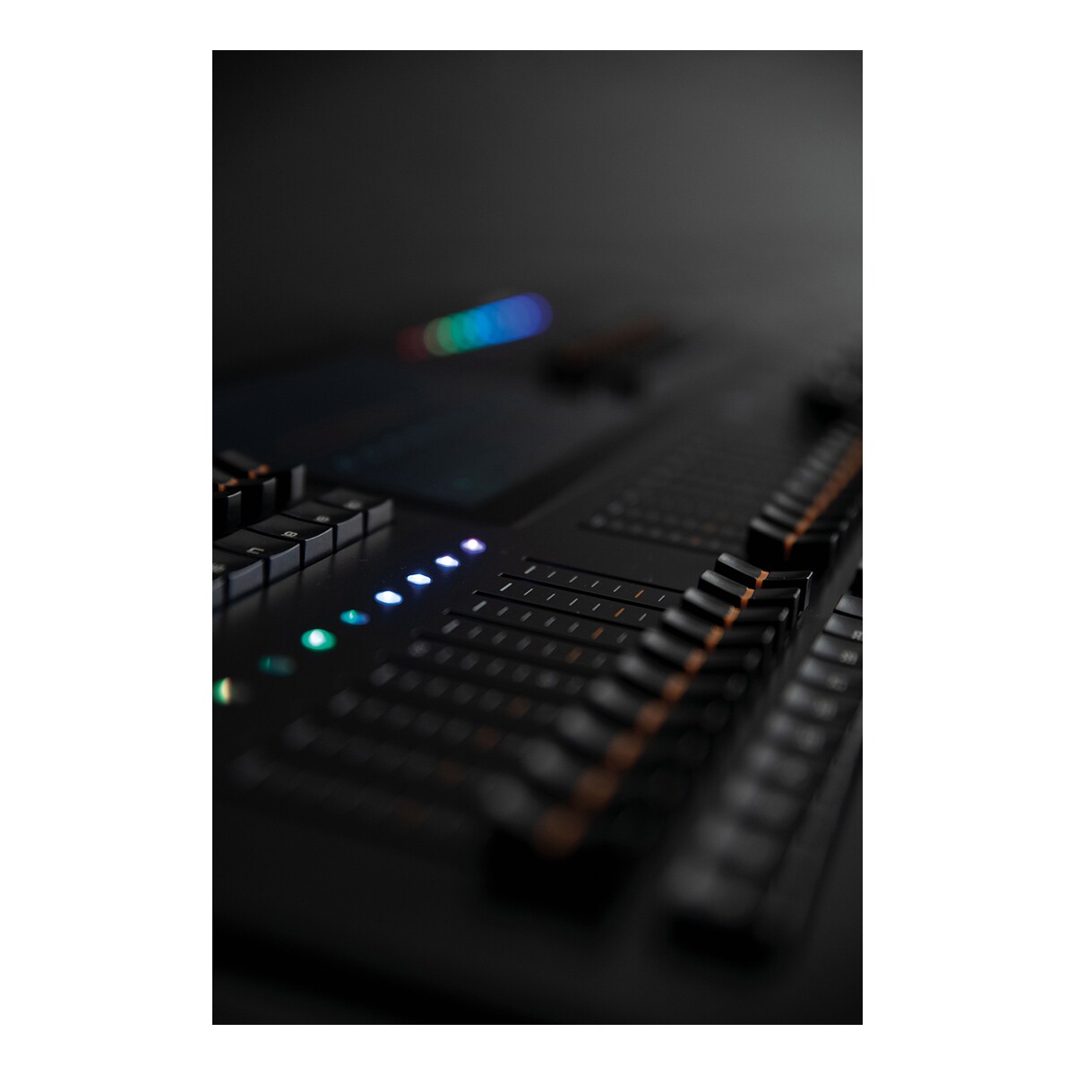 Showtec LAMPY 40 2U 2 Universe DMX controller met 40 faders Showtec LAMPY 40 2U 2 Universe DMX controller met 40 faders