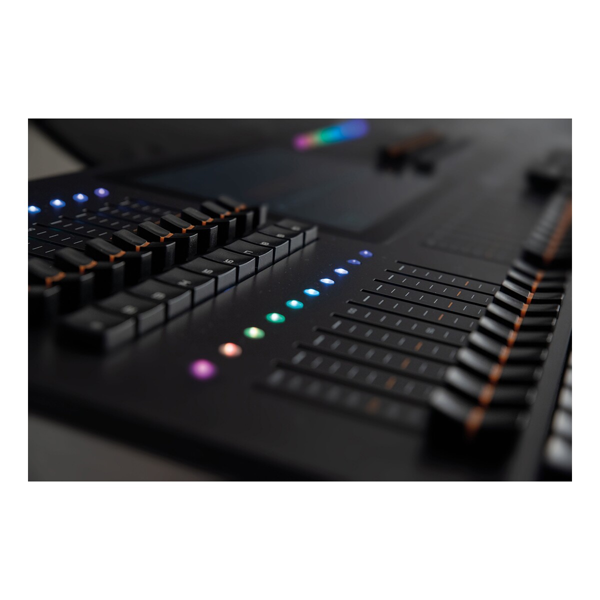 Showtec LAMPY 40 2U 2 Universe DMX controller met 40 faders Showtec LAMPY 40 2U 2 Universe DMX controller met 40 faders