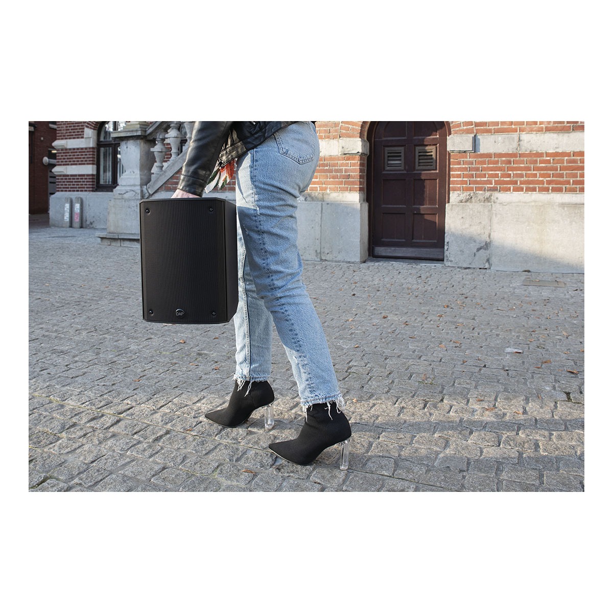 DAP PSS-106 mobiele accu luidspreker incl. draadloze handmicrofoon DAP PSS-106 mobiele accu luidspreker incl. draadloze handmicrofoon