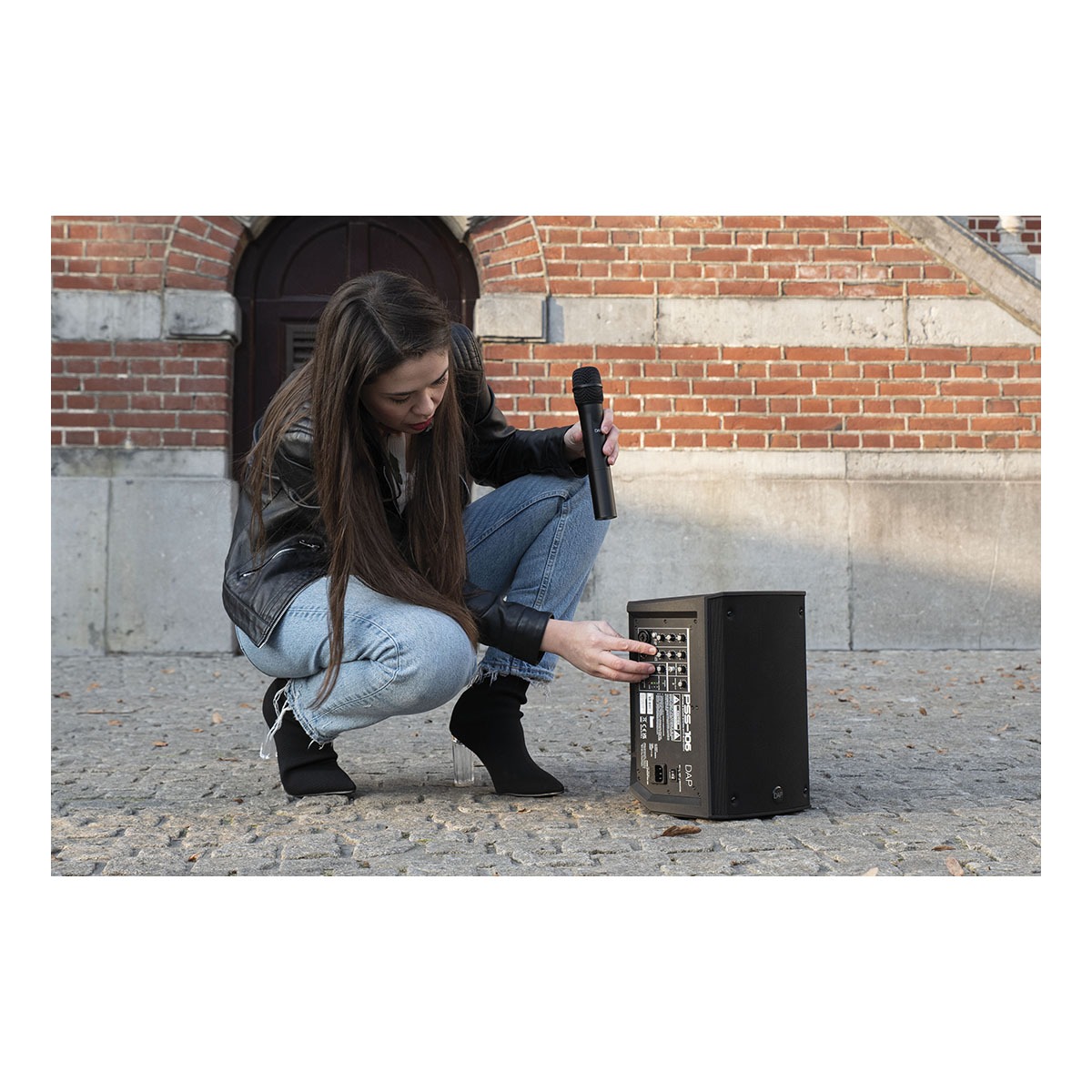 DAP PSS-106 mobiele accu luidspreker incl. draadloze handmicrofoon DAP PSS-106 mobiele accu luidspreker incl. draadloze handmicrofoon