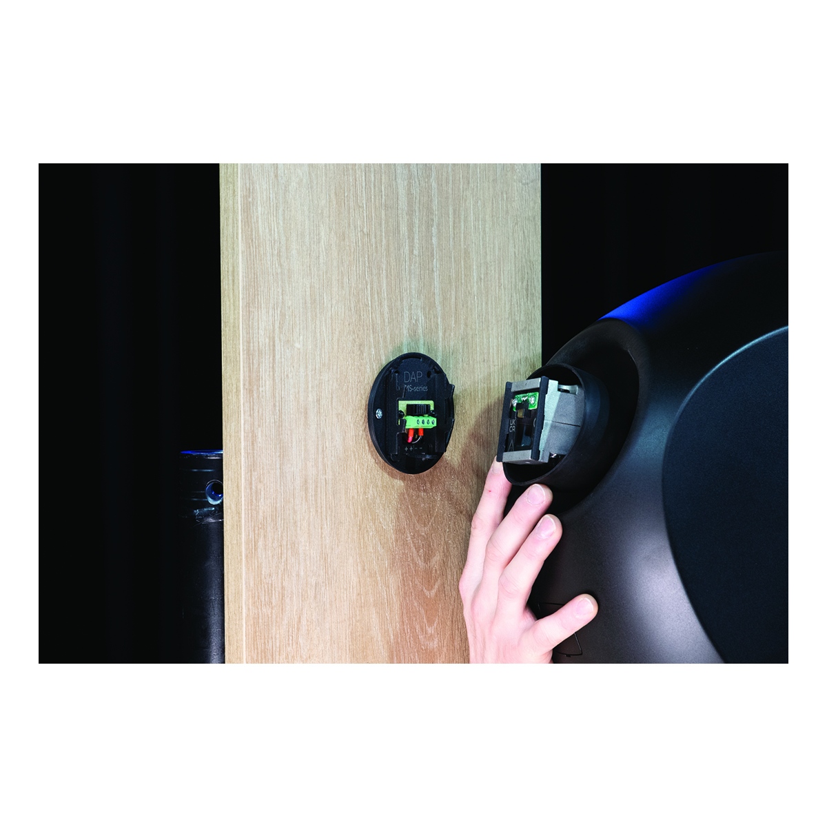 DAP WMS8-W Passieve 8" design muurspeaker - 16 Ω - Wit DAP WMS8-W Passieve 8" design muurspeaker - 16 Ω - Wit