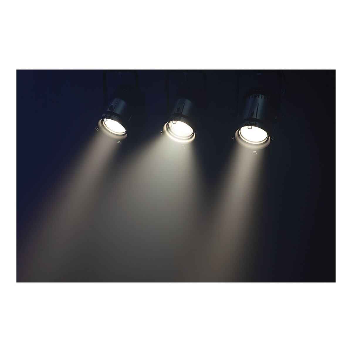 Showtec Performer Fresnel Mini DDT 30W Showtec Performer Fresnel Mini DDT 30W